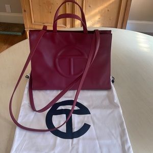 🆕🇳🇼🇹🆕Telfar Medium Shopping Bag Oxblood color. Brand new condition